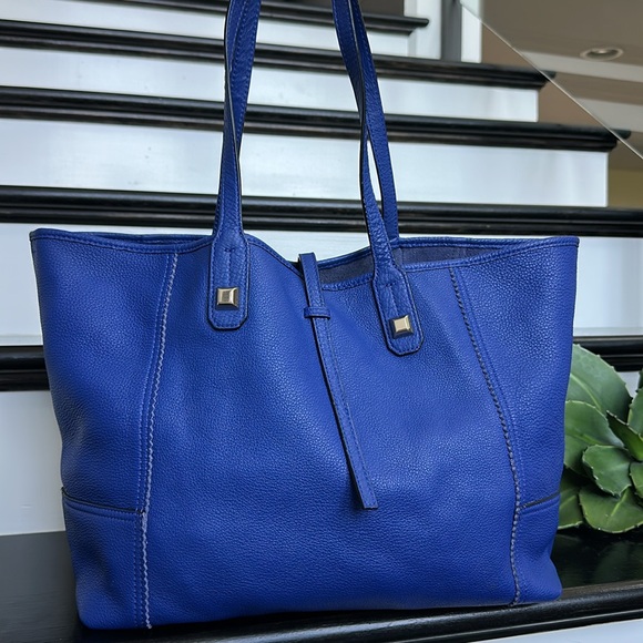 Stella & Dot Handbags - Genuine, leather, royal blue shoulder tote handbag purse, like new no smoking